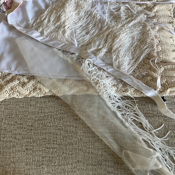 Beautiful fringe top and matching skirt - Picture 5 of 5